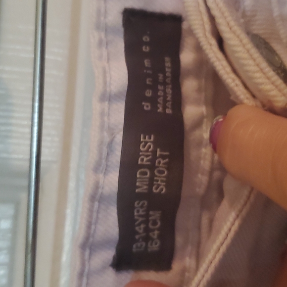 Cute pre teengirls midrise shorts - Picture 3 of 4
